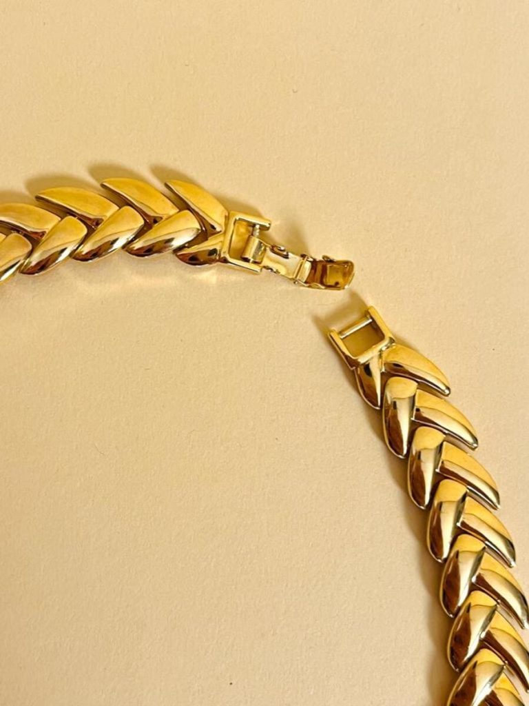 bl collier oro con perla cabochon pierre cardin 13 768x1024