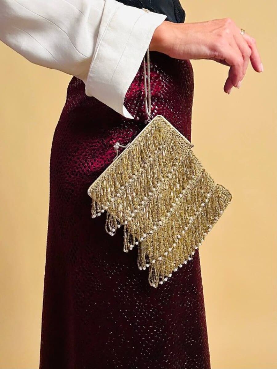 bl mini bag in crochet oro con mticrofrange di perline 18